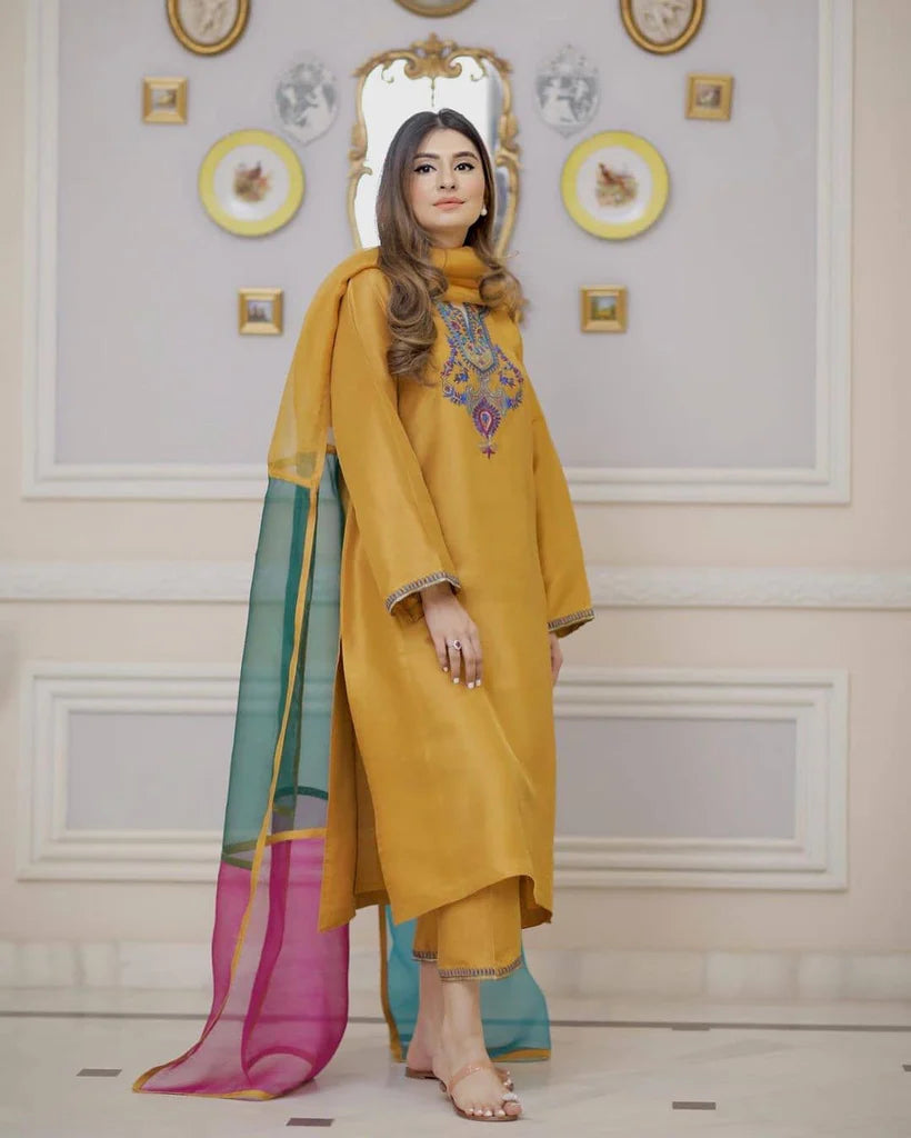 Crepe Silk Kurta With Pant And Dupatta Set