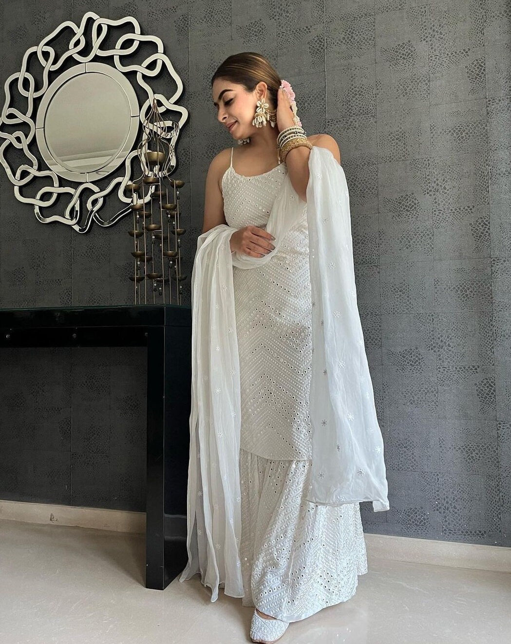 Ready to Wear White Pakistani Salwar Kameez